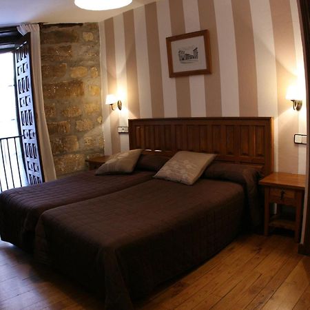 Posada Santa Juliana Σαντιγιάνα ντελ Μαρ Εξωτερικό φωτογραφία