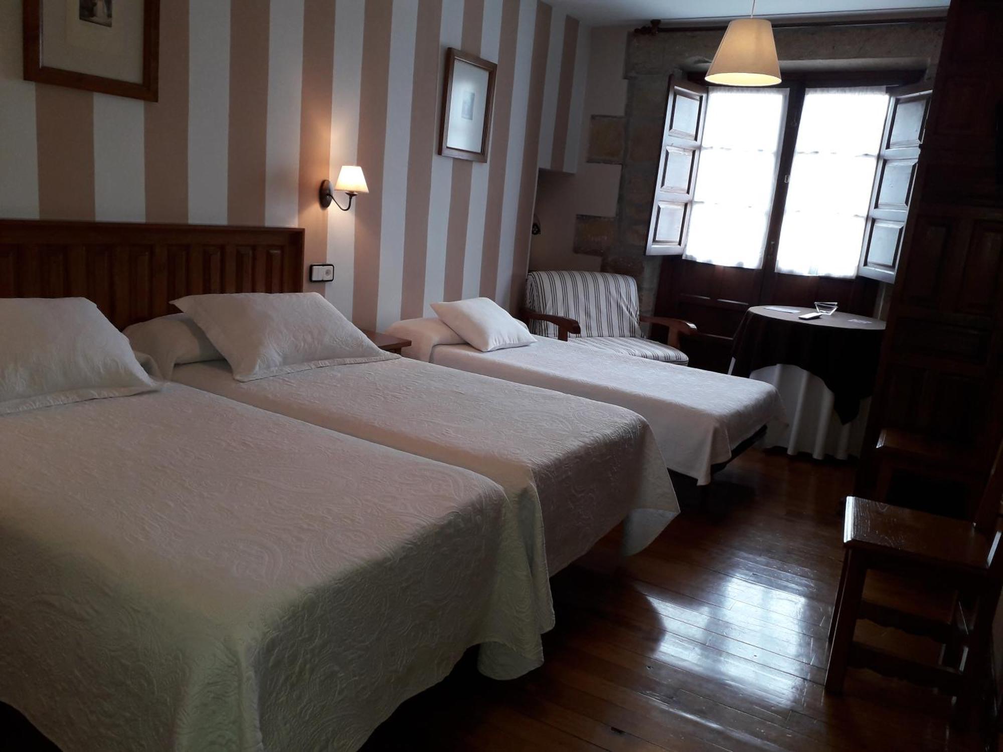 Posada Santa Juliana Σαντιγιάνα ντελ Μαρ Δωμάτιο φωτογραφία