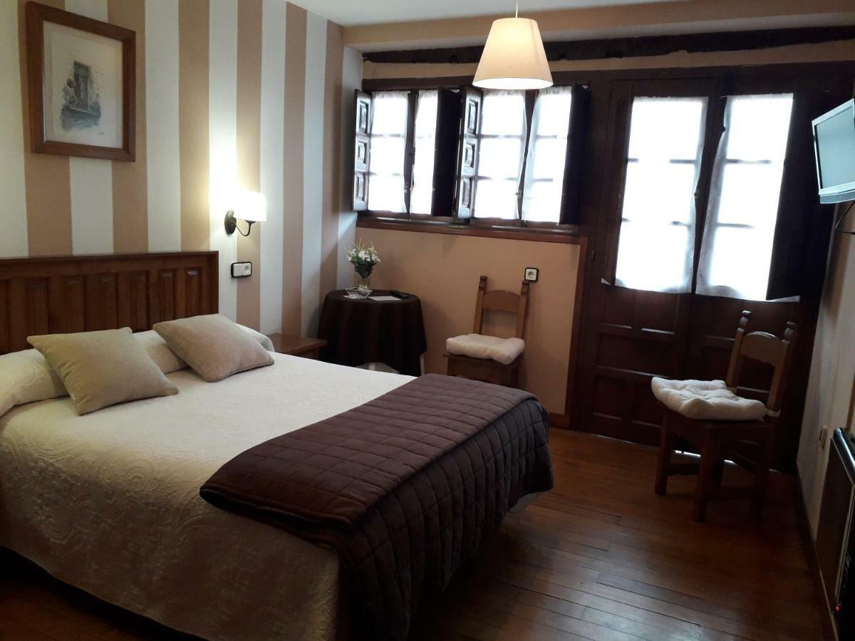 Posada Santa Juliana Σαντιγιάνα ντελ Μαρ Εξωτερικό φωτογραφία